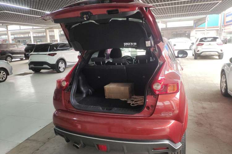 Used Infiniti ESQ 2014 1.6L Spontaneous Edition
