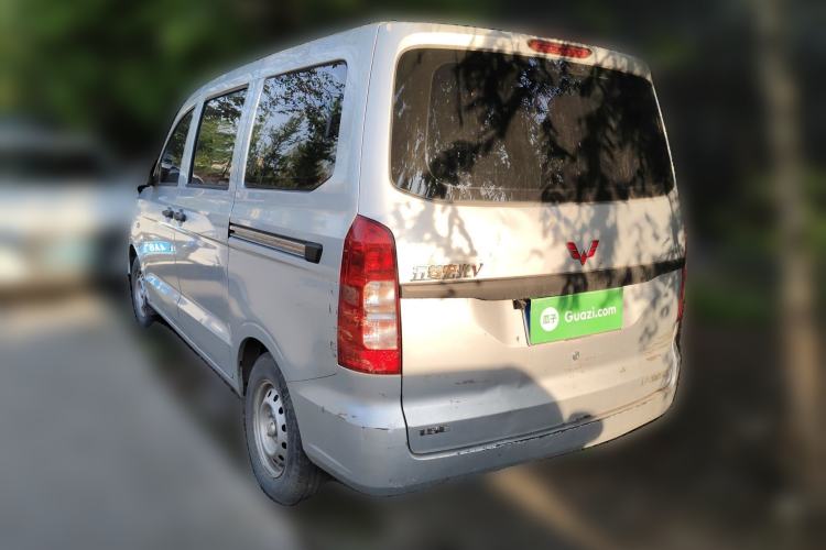 Used Wuling Hongguang V 2019 1.5L Jingqu Version China VI LAR
