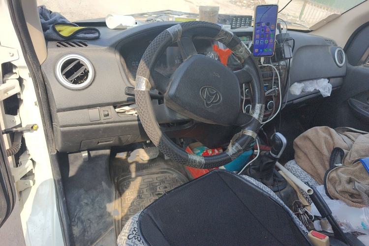 Used CHANGAN KAICHENG Ruixing EM60 2022 All-Electric Van 4498 mm Long Flat Roof Double-Swing Doors 2 Seats 60 kW 41.86 kWh
