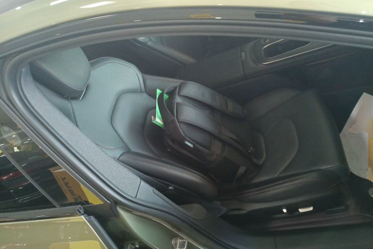 Used Xiaomi Auto SU7 2024 Rear-Drive Ultra-Long Range Advanced Pro-Level Intelligent Driving Version Right Front Seat