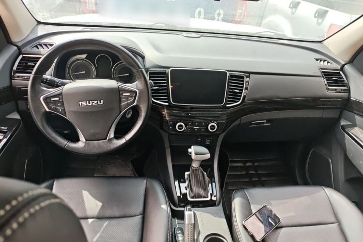 Used Isuzu D-MAX 2020 1.9T Two-Wheel Drive Automatic Comfort Edition China VI Standard RZ4E Hi-Power