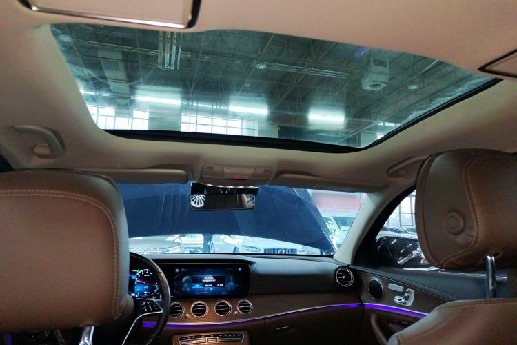 Used Mercedes-Benz E-Class New Energy 2021 E 350 e L Plug-in Hybrid Sedan Headliner
