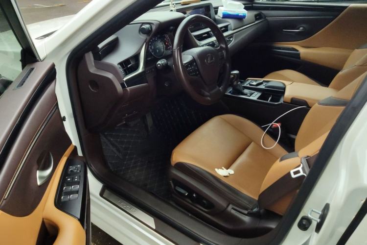Used Lexus ES 2020 200 Excellence Edition
