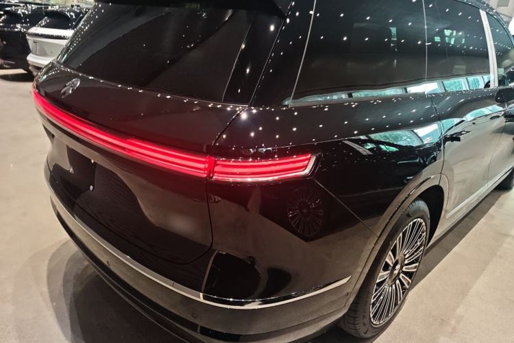 Used Nio ES8 2026 Model 6-seat Executive Luxury Edition Right Rear Taillight