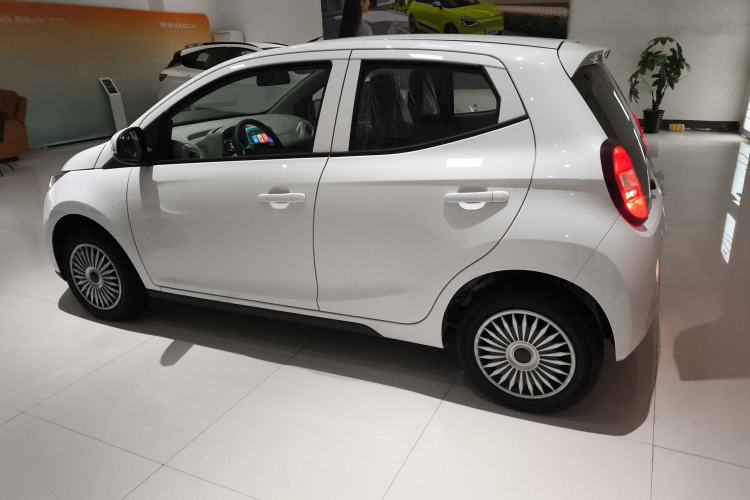 Used JMEV Xiao Qilin 2024 201km Comfort Version Left Side