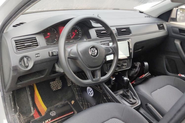 Used Volkswagen Santana 2018 1.5L Automatic Fashion Edition Center Console