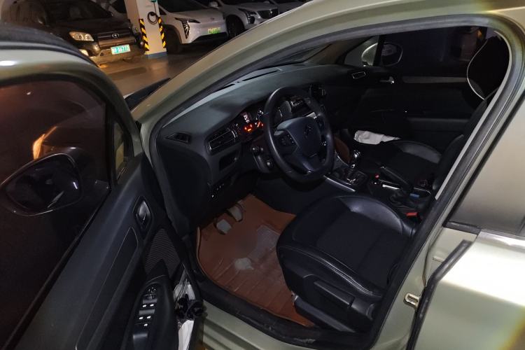 Used Citroen C4 Sega 2016 1.6L Manual Luxury Model
