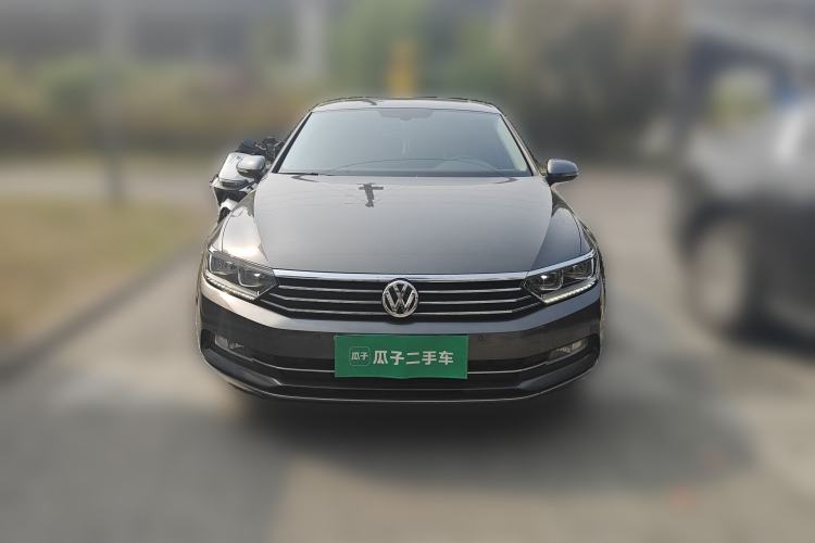 Used Volkswagen Magotan 2017 330TSI DSG Luxury Model Front