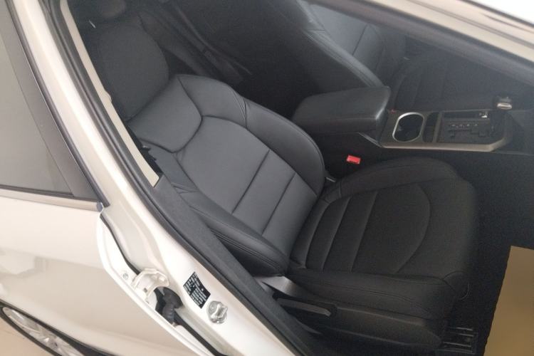 Used Bestune X80 2017 2.0L automatic Technology trim level Right Front Seat
