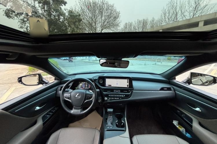 Used Lexus ES 2023 200 Excellence Edition