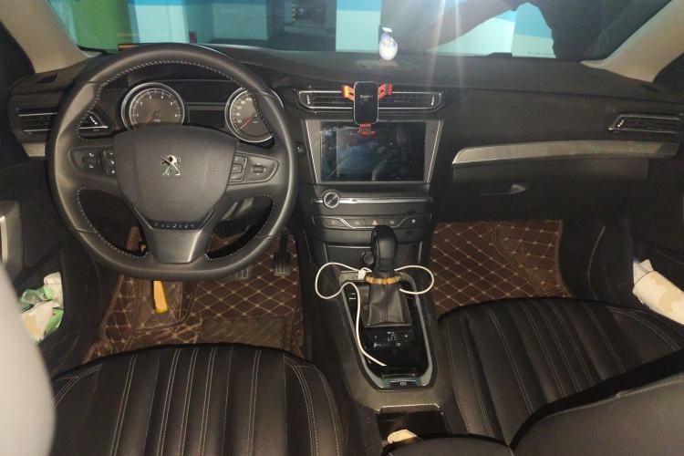 Used Peugeot 408 2020 360THP 10th Anniversary Premium Edition Center Console