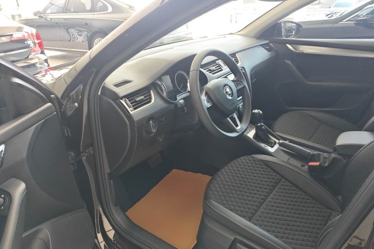 Used Skoda Octavia 2019 1.5L Automatic Smart Drive Luxury Edition China V Standard