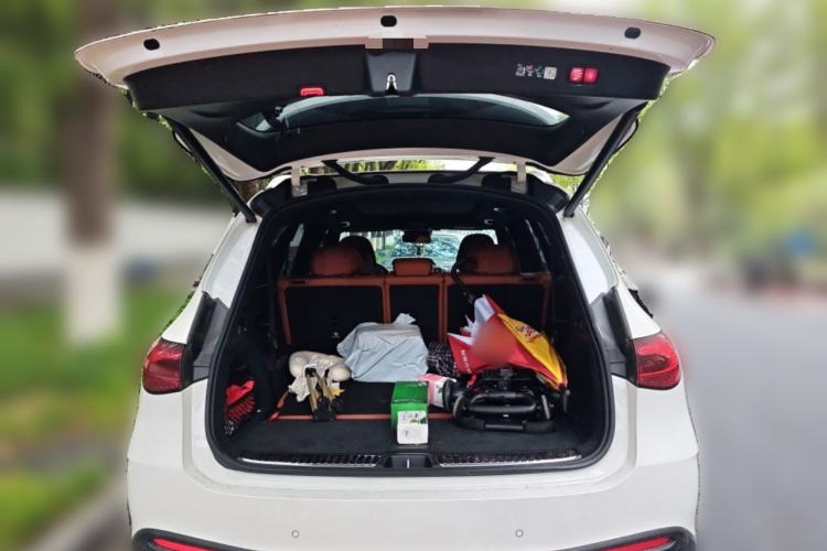 Used Mercedes-Benz GLC 2023 Refreshed GLC 300 L 4MATIC Dynamic Version 7-Seater Trunk