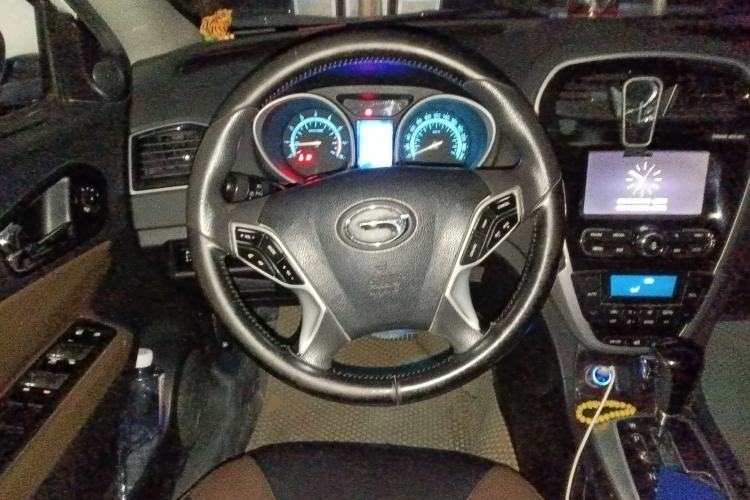 Used GAC Trumpchi GS5 Super 2016 2.0L Automatic Two-Wheel Drive Anniversary Edition Steering Wheel