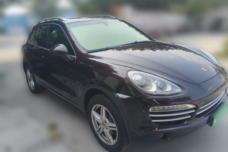 Used Porsche Cayenne 2014 Cayenne Platinum Edition 3.0T Front Right 45 Deg