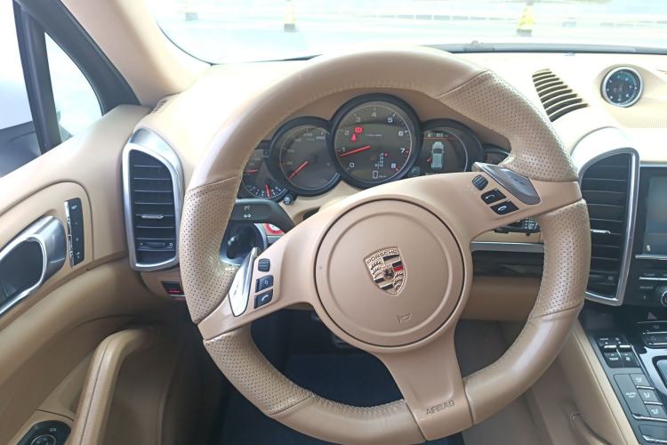Used Porsche Cayenne 2011 Cayenne 3.0T Steering Wheel