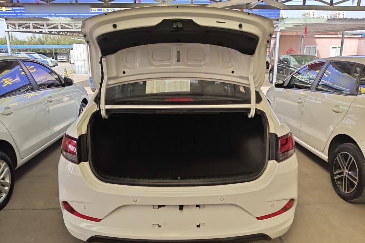 Used Hyundai Celesta 2020 1.6L Automatic GL Enjoyable Edition Trunk