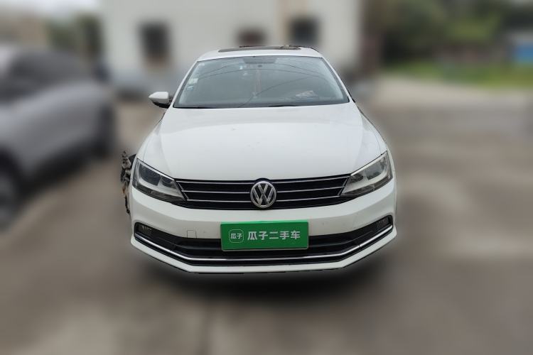 Used Volkswagen Sagitar 2015 1.6L Automatic Comfort Model
