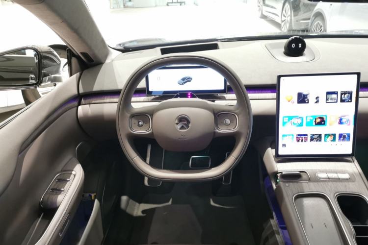 Used Nio ET7 2024 75 kWh Executive Signature Edition Steering Wheel