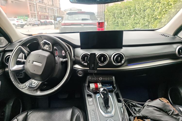 Used Wey VV6 2020 2.0T Two-Wheel Drive Smart Protection+ Center Console