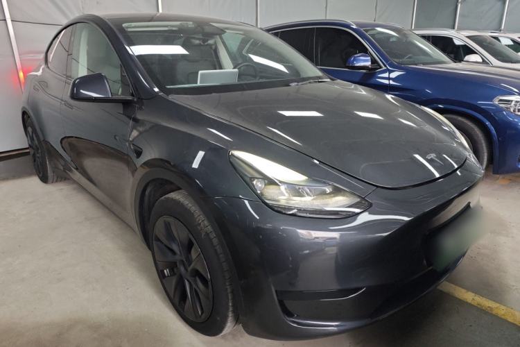 Used Tesla Model Y 2024 Rear-Wheel-Drive Version Front Right 45 Deg