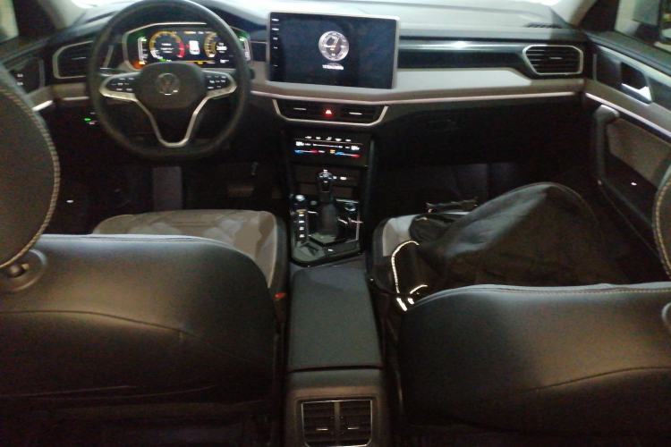 Used Volkswagen Tayron 2024 300TSI Two-Wheel-Drive Luxury Plus Advanced Version Center Console