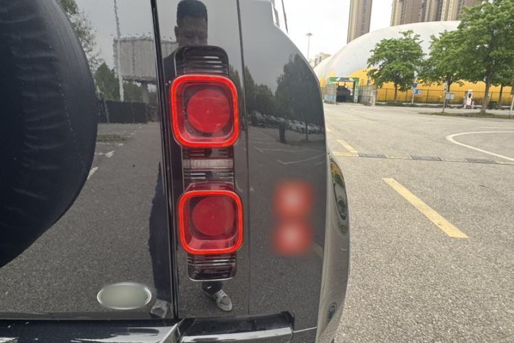 Used Land Rover Defender 2023 110 3.0T P400 X-DYNAMIC HSE Exterior 2