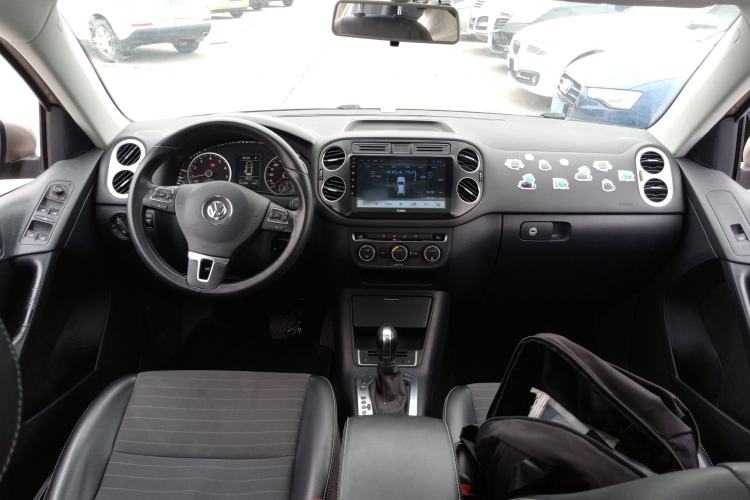 Used Volkswagen Tiguan 2016 300TSI Automatic All-Wheel Drive Fashion Vision Edition Center Console