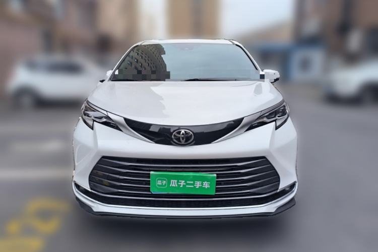 Used Toyota SIENNA 2026 Model 2.5L Dual-Engine Four-Wheel-Drive Luxury Edition Front