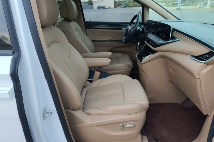 Used Buick GL8 2021 ES Landtrek 653T Luxury Model