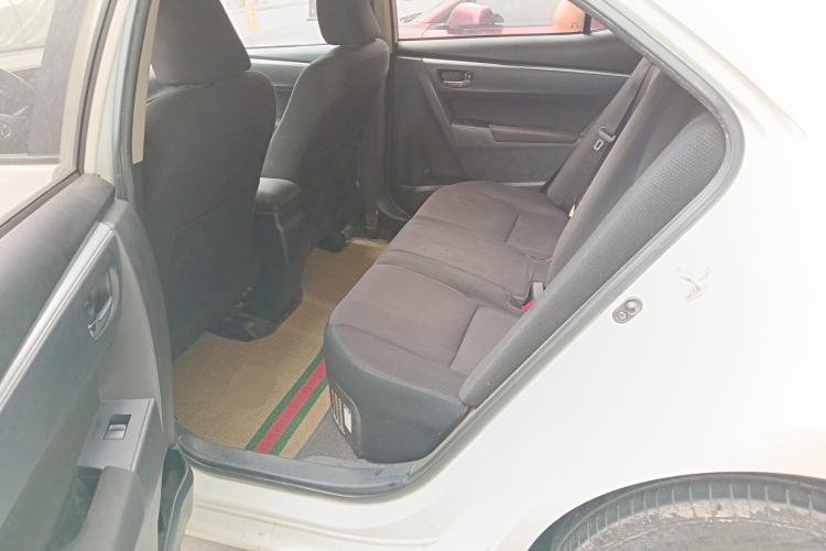 Used Toyota Levin 2017 Revised Dual-Engine 1.8H GS E-CVT Elite Sunroof Version China V Standard Left Rear Seat