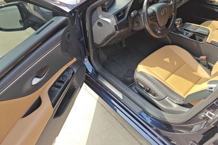 Used Lexus ES 2021 200 Excellence Edition