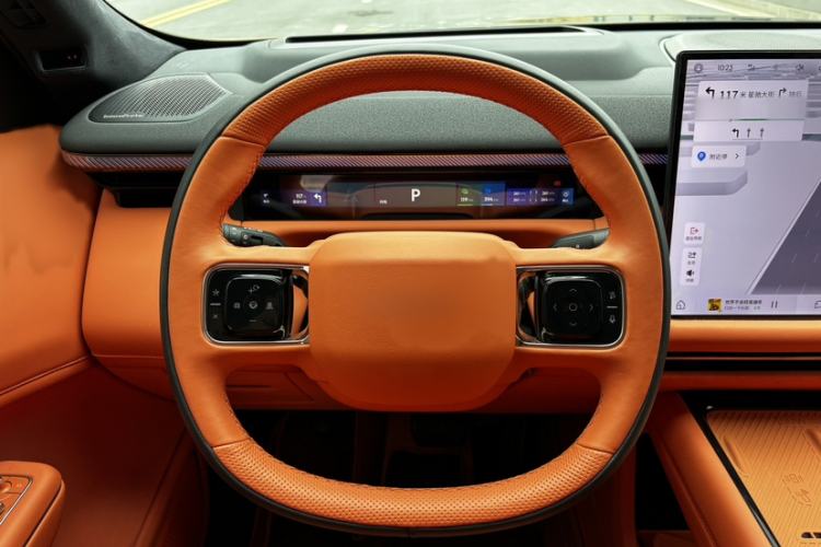 Used Lynk & Co 900 2025 2.0T Ultra
