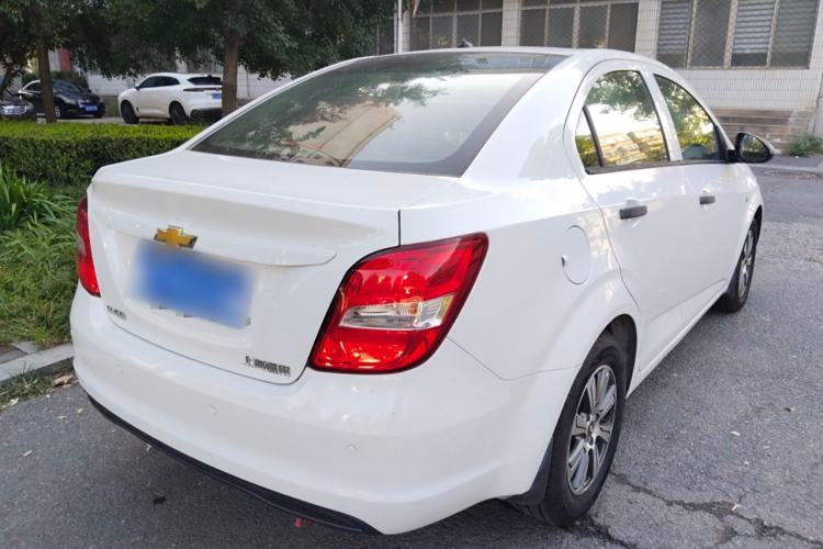 Used Chevrolet Aveo Sonic 2014 Sedan 1.4 SL MT Comfort Edition