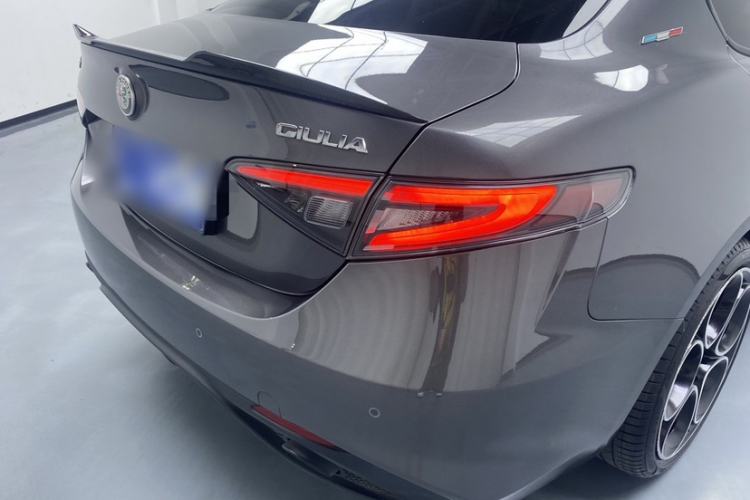 Used Alfa Romeo Giulia 2023 2.0T 280HP Track Edition
