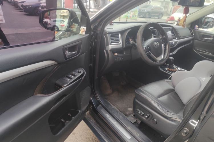 Used Toyota Highlander 2018 2.0T Four-Wheel Drive Luxury Edition 7 Seats China V Emission Standard
