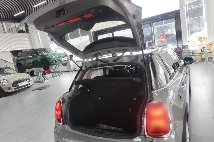 Used MINI MINI 2022 Updated 1.5T COOPER Classic Edition Five-Door Version
