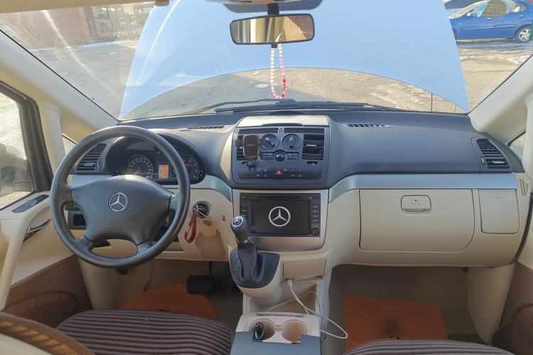 Used Mercedes-Benz Vito 2013 3.0L Business Edition Center Console