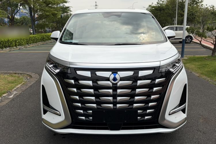 Used Denza D9 2022 DM-i 970 Four-Wheel Drive Prestige Model
