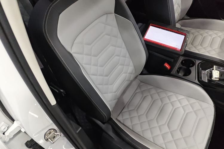 Used Volkswagen Tayron 2024 300TSI Two-Wheel-Drive Luxury Plus Advanced Version Right Front Seat