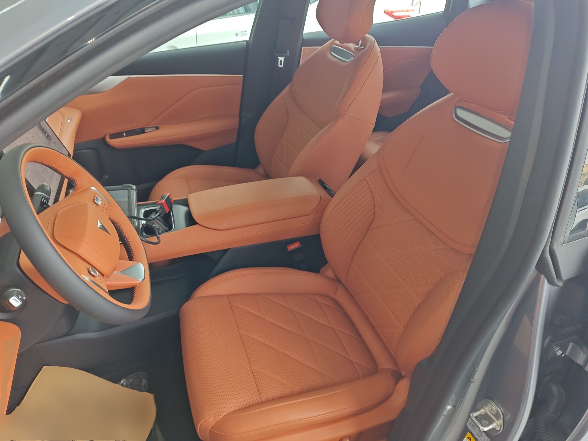 Переднее сиденье в автомобиле