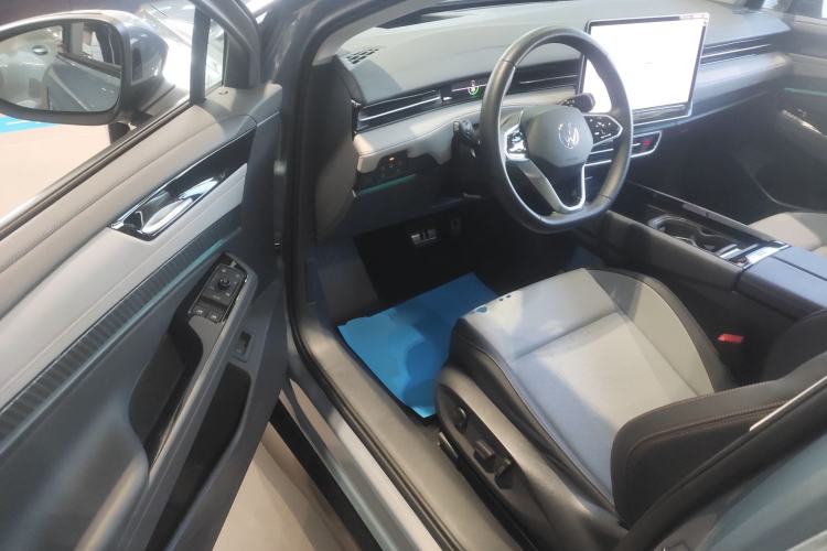 Used Volkswagen ID.7 VIZZION 2024 AIR model Driver Seat
