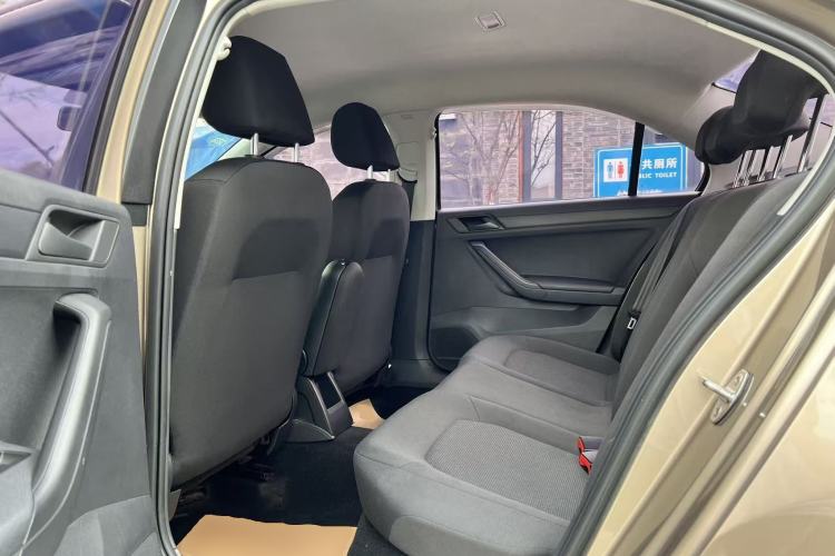 Used Volkswagen Jetta 2019 Dream Edition 1.5L Automatic Fashionable Version Left Rear Seat