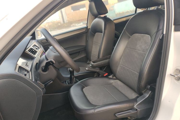 Used Volkswagen Santana 2015 1.6L Manual Comfort Edition
