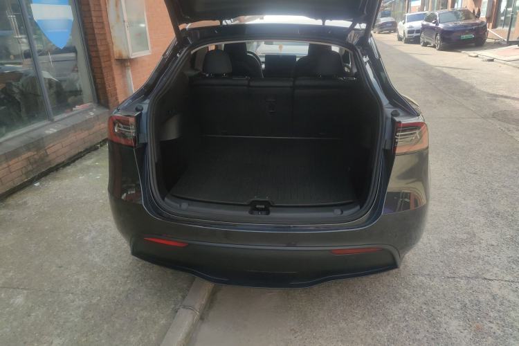 Used Tesla Model Y 2024 Long-Range All-Wheel-Drive Version
