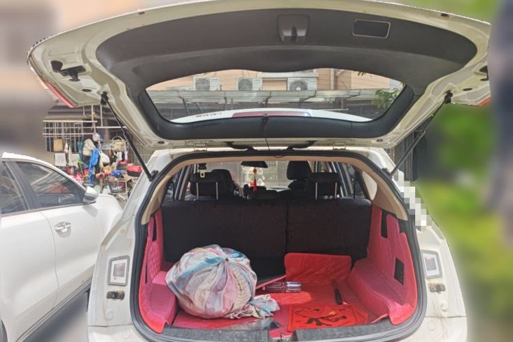 Used Baojun 560 2015 1.8L manual luxury version Trunk