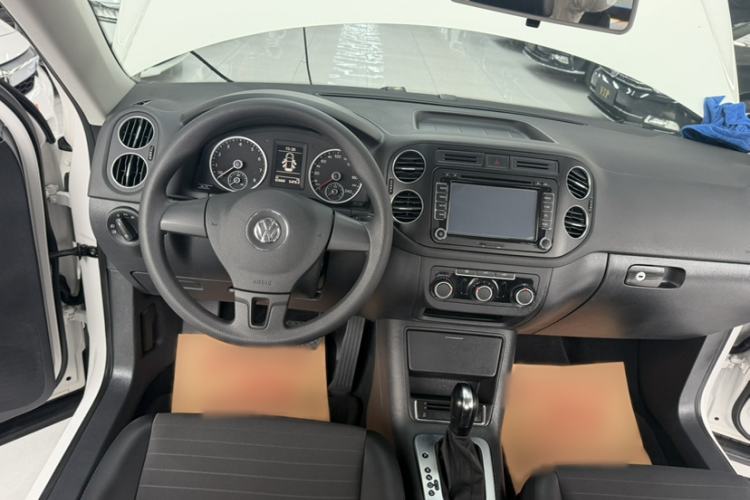 Used Volkswagen Tiguan 2015 1.8TSI Automatic Two-Wheel Drive Trend Edition Audio And AC Panel