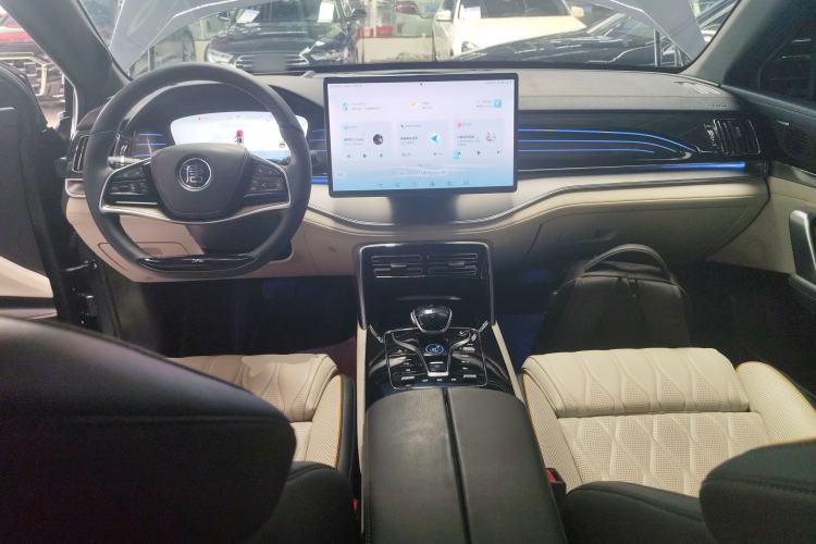 Used BYD Tang New Energy 2022 DM-p 215KM Four-Wheel Drive Flagship Model Center Console