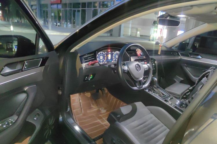 Used Volkswagen Variant 2018 380TSI Two-Wheel Drive Comfort Edition