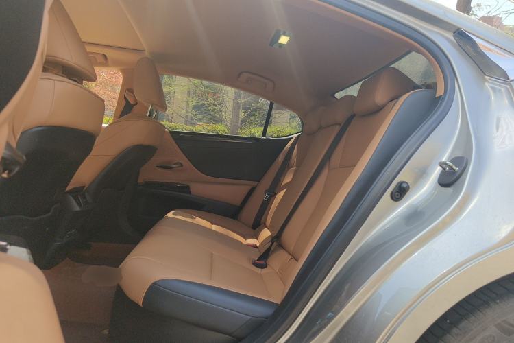 Used Lexus ES 2022 300h Excellence Edition